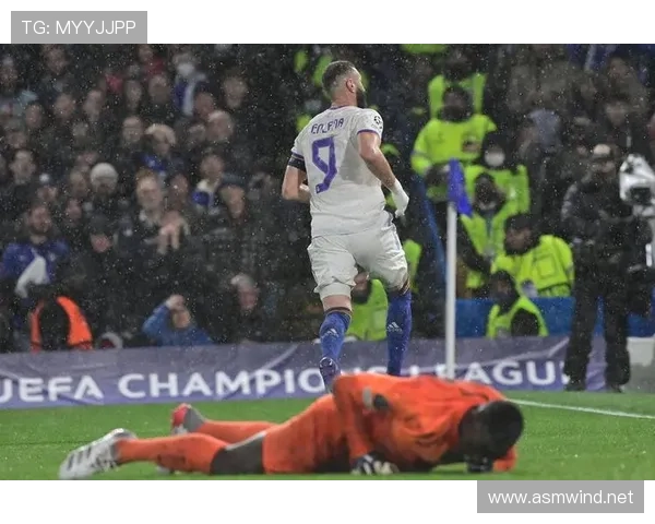 吉鲁与本泽马：终结角色分化，单点支点vs灵活内收