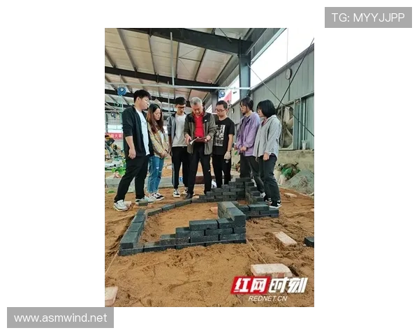 假设谌利军下班像个路人，推开家门那一刻你会怀疑人生