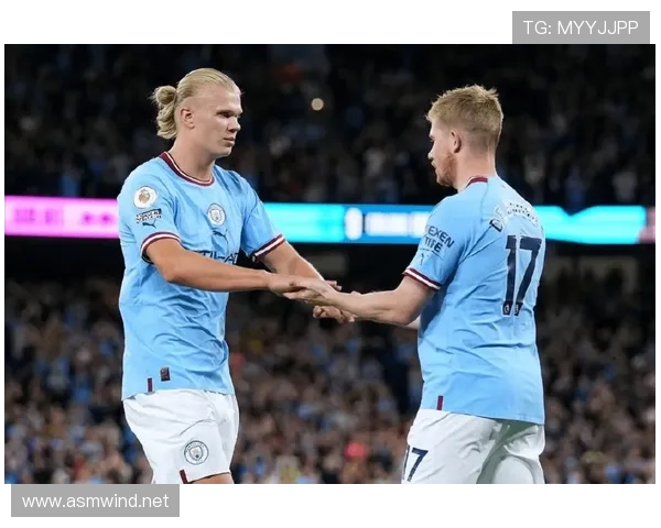 哈兰德冰箱里只放蛋白粉和冰块，连瓶可乐都找不到