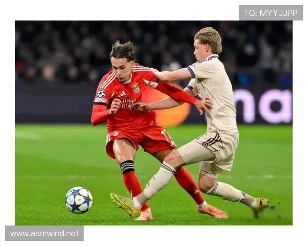 阿贾克斯关键比赛表现不佳，对争冠形势产生影响